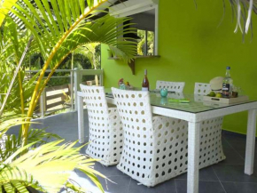 Appartement charmant à Lamentin avec piscine
